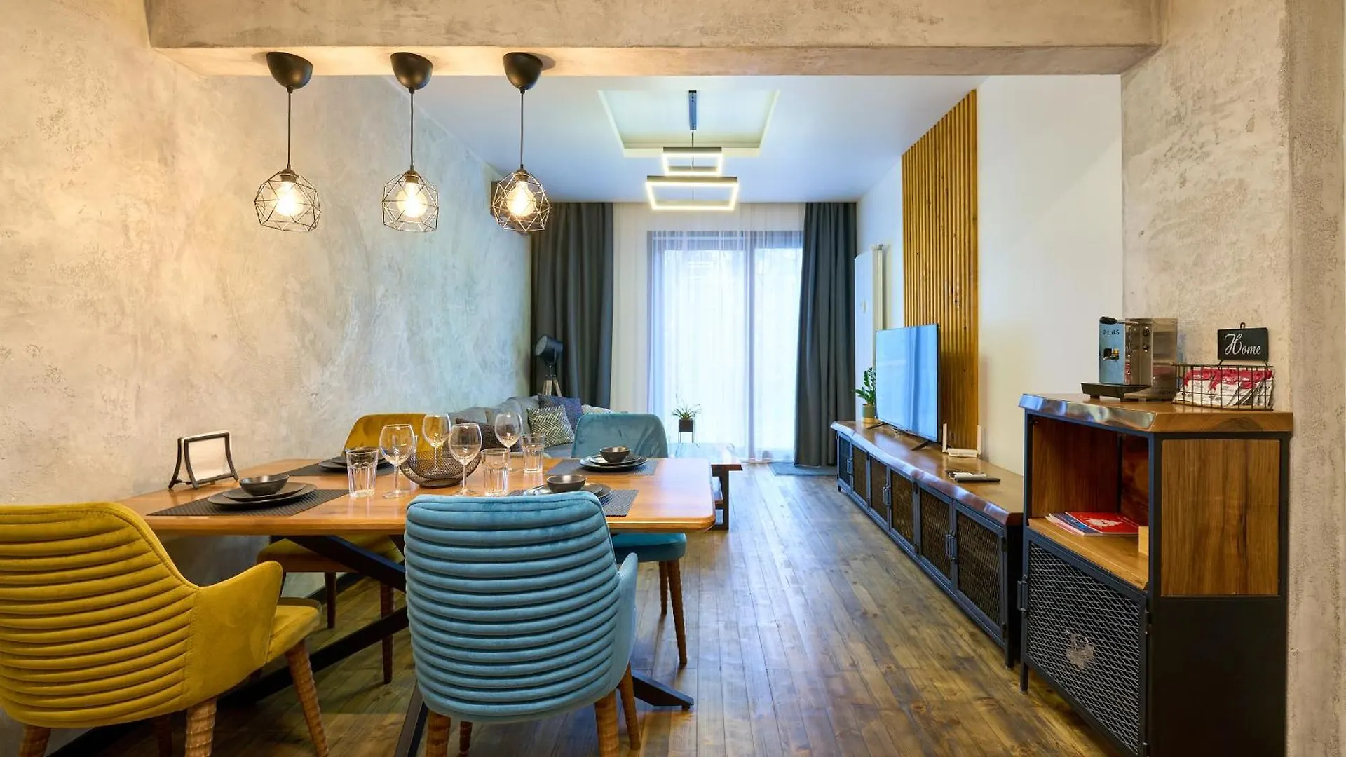 Luxury 2 Bedroom Apartment - Private Garden Sofia