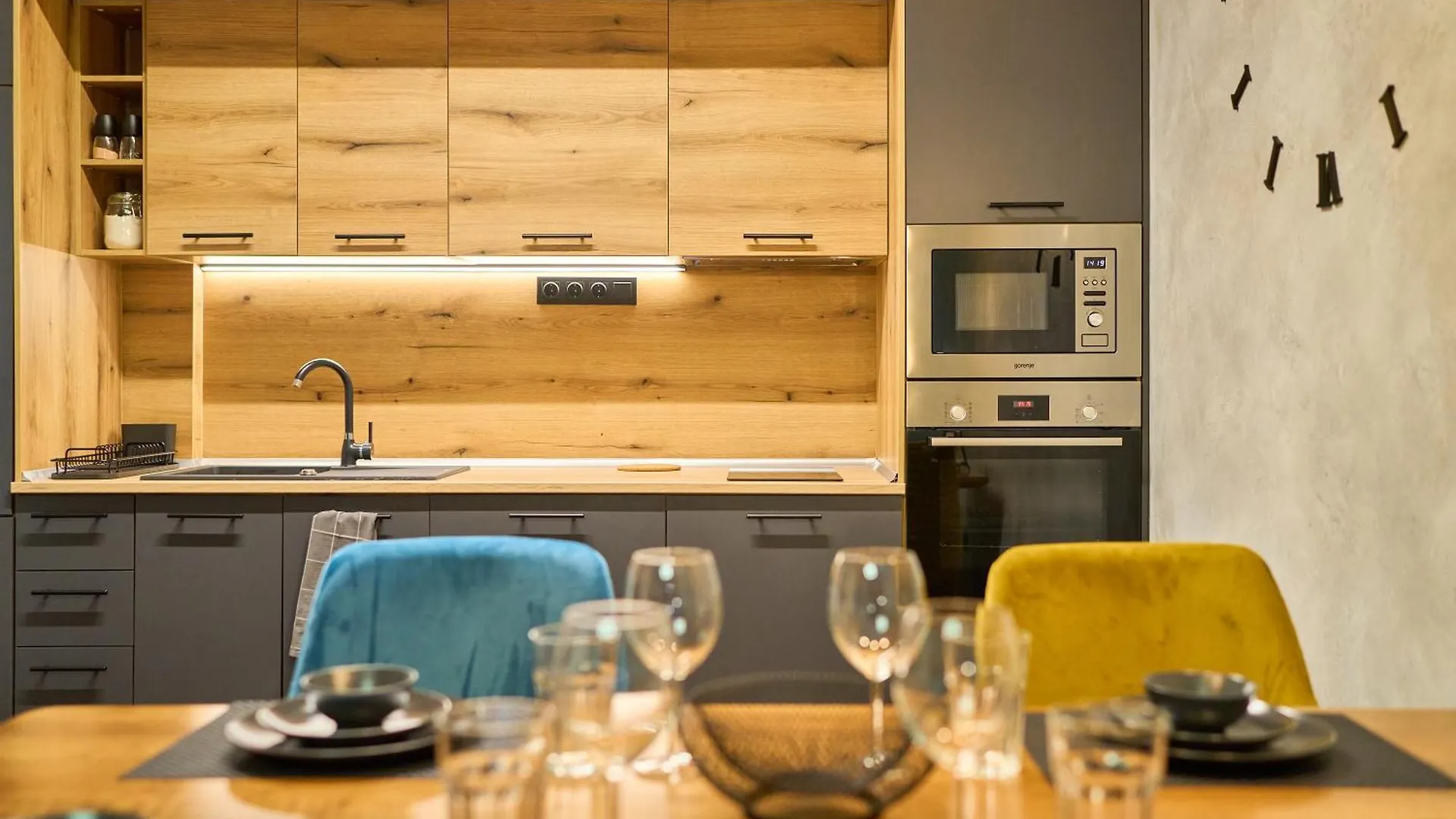 Luxury 2 Bedroom Apartment - Private Garden Sofia